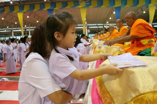 ภาพ No.23474:ประมวลภาพโครงการบวชผู้นำอุบาสิกาแก้ว 1 ล้านคนกตัญญูบูชา เนื่องในวันวิสาขบูชา