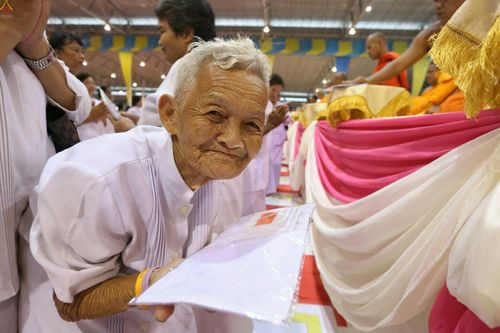 ภาพ No.23476:ประมวลภาพโครงการบวชผู้นำอุบาสิกาแก้ว 1 ล้านคนกตัญญูบูชา เนื่องในวันวิสาขบูชา