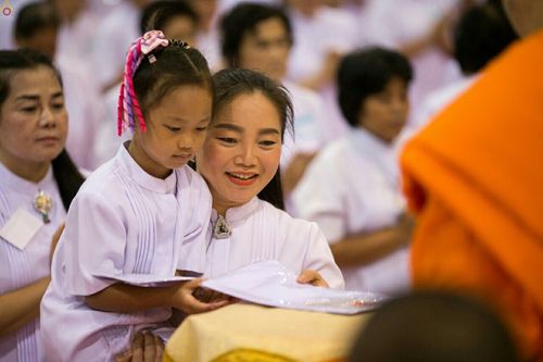 ภาพ No.23486:ประมวลภาพโครงการบวชผู้นำอุบาสิกาแก้ว 1 ล้านคนกตัญญูบูชา เนื่องในวันวิสาขบูชา