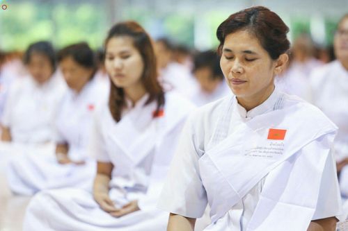 ภาพ No.23488:ประมวลภาพโครงการบวชผู้นำอุบาสิกาแก้ว 1 ล้านคนกตัญญูบูชา เนื่องในวันวิสาขบูชา