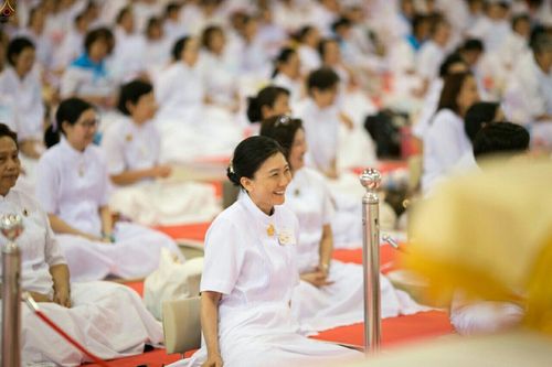 ภาพ No.23496:ประมวลภาพโครงการบวชผู้นำอุบาสิกาแก้ว 1 ล้านคนกตัญญูบูชา เนื่องในวันวิสาขบูชา