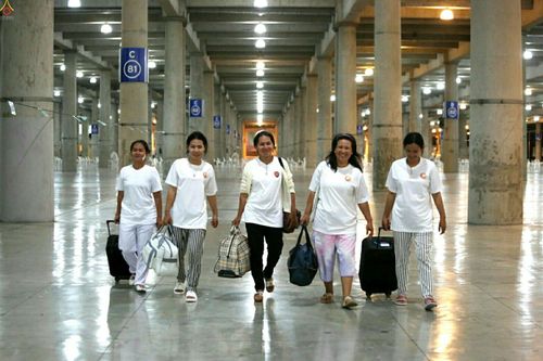 ภาพ No.23500:ประมวลภาพโครงการบวชผู้นำอุบาสิกาแก้ว 1 ล้านคนกตัญญูบูชา เนื่องในวันวิสาขบูชา