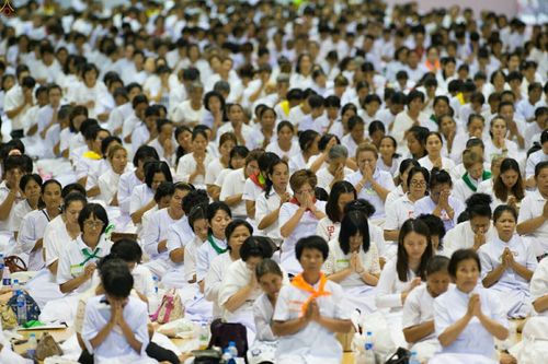 ภาพ No.23504:ประมวลภาพโครงการบวชผู้นำอุบาสิกาแก้ว 1 ล้านคนกตัญญูบูชา เนื่องในวันวิสาขบูชา