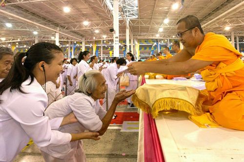 ภาพ No.23506:ประมวลภาพโครงการบวชผู้นำอุบาสิกาแก้ว 1 ล้านคนกตัญญูบูชา เนื่องในวันวิสาขบูชา