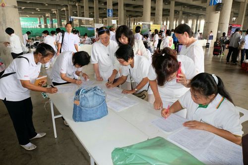 ภาพ No.23513:ประมวลภาพโครงการบวชผู้นำอุบาสิกาแก้ว 1 ล้านคนกตัญญูบูชา เนื่องในวันวิสาขบูชา