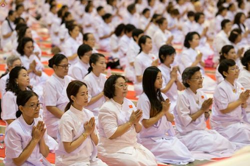 ภาพ No.23517:ประมวลภาพโครงการบวชผู้นำอุบาสิกาแก้ว 1 ล้านคนกตัญญูบูชา เนื่องในวันวิสาขบูชา