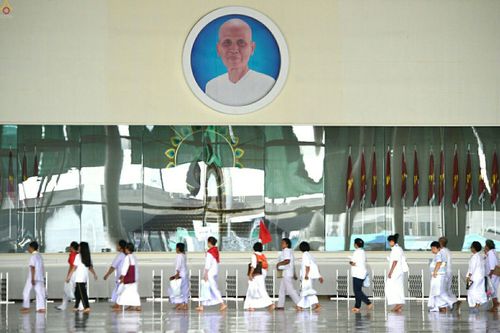 ภาพ No.23524:ประมวลภาพโครงการบวชผู้นำอุบาสิกาแก้ว 1 ล้านคนกตัญญูบูชา เนื่องในวันวิสาขบูชา