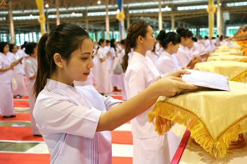 ภาพ No.23535:ประมวลภาพโครงการบวชผู้นำอุบาสิกาแก้ว 1 ล้านคนกตัญญูบูชา เนื่องในวันวิสาขบูชา