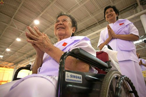 ภาพ No.23551:ประมวลภาพโครงการบวชผู้นำอุบาสิกาแก้ว 1 ล้านคนกตัญญูบูชา เนื่องในวันวิสาขบูชา