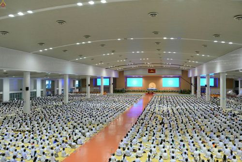 ภาพ No.23570:ประมวลภาพโครงการบวชผู้นำอุบาสิกาแก้ว 1 ล้านคนกตัญญูบูชา เนื่องในวันวิสาขบูชา