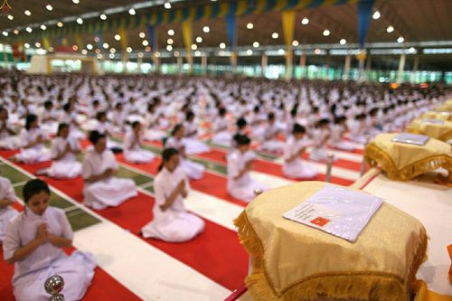 ภาพ No.23581:ประมวลภาพโครงการบวชผู้นำอุบาสิกาแก้ว 1 ล้านคนกตัญญูบูชา เนื่องในวันวิสาขบูชา