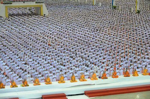 ภาพ No.23598:ประมวลภาพโครงการบวชผู้นำอุบาสิกาแก้ว 1 ล้านคนกตัญญูบูชา เนื่องในวันวิสาขบูชา