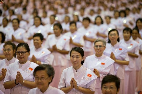 ภาพ No.23611:ประมวลภาพโครงการบวชผู้นำอุบาสิกาแก้ว 1 ล้านคนกตัญญูบูชา เนื่องในวันวิสาขบูชา