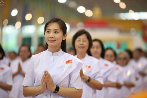 ภาพ No.23618:ประมวลภาพโครงการบวชผู้นำอุบาสิกาแก้ว 1 ล้านคนกตัญญูบูชา เนื่องในวันวิสาขบูชา