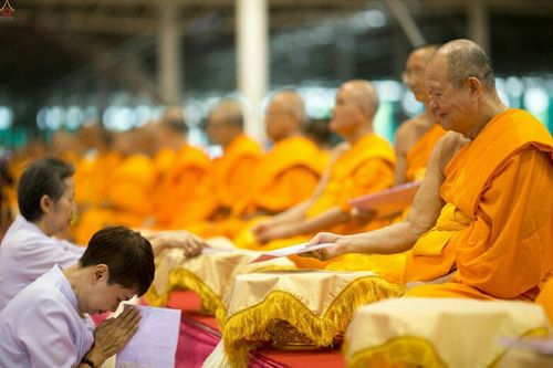 ภาพ No.23620:ประมวลภาพโครงการบวชผู้นำอุบาสิกาแก้ว 1 ล้านคนกตัญญูบูชา เนื่องในวันวิสาขบูชา