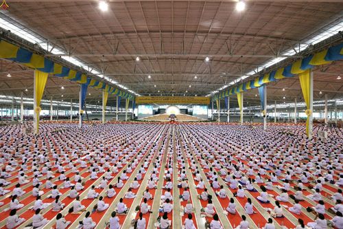 ภาพ No.23640:ประมวลภาพโครงการบวชผู้นำอุบาสิกาแก้ว 1 ล้านคนกตัญญูบูชา เนื่องในวันวิสาขบูชา