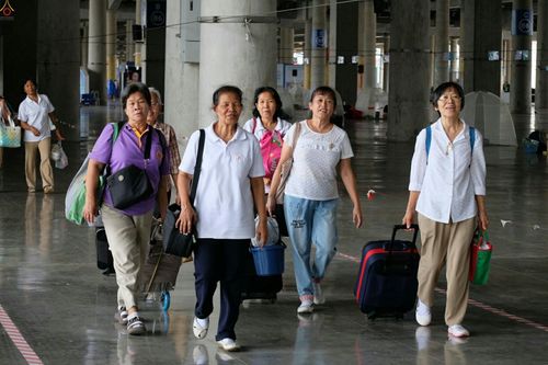 ภาพ No.23638:ประมวลภาพโครงการบวชผู้นำอุบาสิกาแก้ว 1 ล้านคนกตัญญูบูชา เนื่องในวันวิสาขบูชา