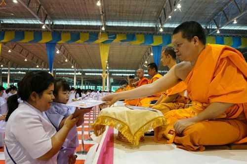 ภาพ No.23647:ประมวลภาพโครงการบวชผู้นำอุบาสิกาแก้ว 1 ล้านคนกตัญญูบูชา เนื่องในวันวิสาขบูชา