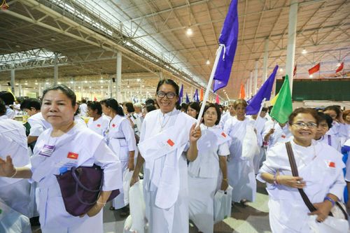 ภาพ No.23653:ประมวลภาพโครงการบวชผู้นำอุบาสิกาแก้ว 1 ล้านคนกตัญญูบูชา เนื่องในวันวิสาขบูชา