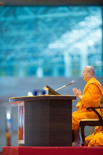 ภาพ No.23654:ประมวลภาพโครงการบวชผู้นำอุบาสิกาแก้ว 1 ล้านคนกตัญญูบูชา เนื่องในวันวิสาขบูชา