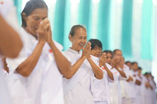 ภาพ No.23661:ประมวลภาพโครงการบวชผู้นำอุบาสิกาแก้ว 1 ล้านคนกตัญญูบูชา เนื่องในวันวิสาขบูชา
