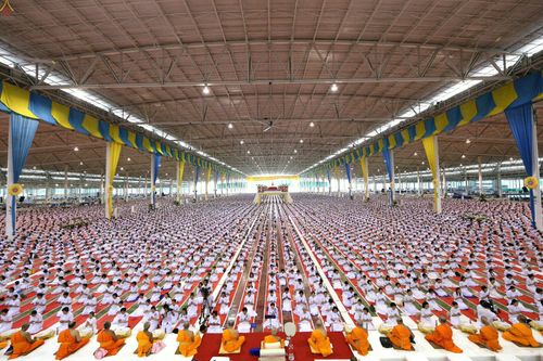 ภาพ No.23675:ประมวลภาพโครงการบวชผู้นำอุบาสิกาแก้ว 1 ล้านคนกตัญญูบูชา เนื่องในวันวิสาขบูชา