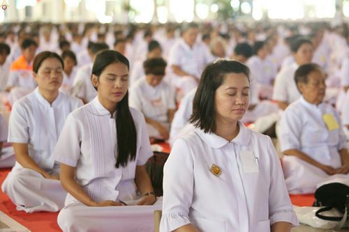 ภาพ No.23676:ประมวลภาพโครงการบวชผู้นำอุบาสิกาแก้ว 1 ล้านคนกตัญญูบูชา เนื่องในวันวิสาขบูชา