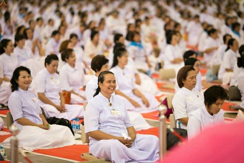 ภาพ No.23677:ประมวลภาพโครงการบวชผู้นำอุบาสิกาแก้ว 1 ล้านคนกตัญญูบูชา เนื่องในวันวิสาขบูชา