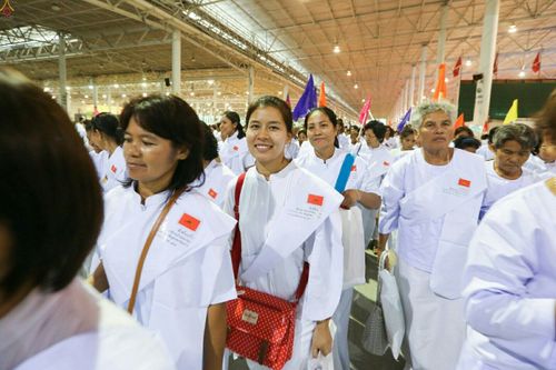 ภาพ No.23678:ประมวลภาพโครงการบวชผู้นำอุบาสิกาแก้ว 1 ล้านคนกตัญญูบูชา เนื่องในวันวิสาขบูชา