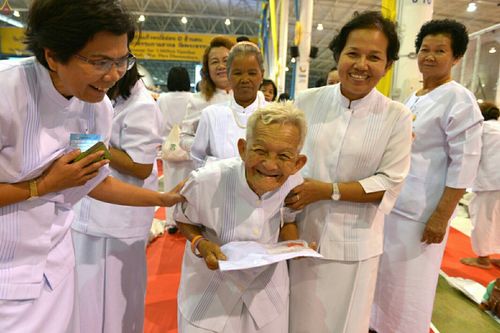 ภาพ No.23679:ประมวลภาพโครงการบวชผู้นำอุบาสิกาแก้ว 1 ล้านคนกตัญญูบูชา เนื่องในวันวิสาขบูชา