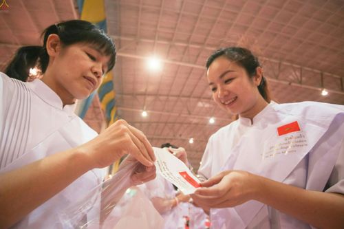 ภาพ No.23680:ประมวลภาพโครงการบวชผู้นำอุบาสิกาแก้ว 1 ล้านคนกตัญญูบูชา เนื่องในวันวิสาขบูชา