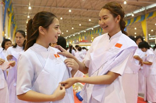 ภาพ No.23686:ประมวลภาพโครงการบวชผู้นำอุบาสิกาแก้ว 1 ล้านคนกตัญญูบูชา เนื่องในวันวิสาขบูชา