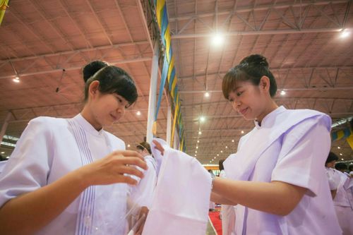 ภาพ No.23693:ประมวลภาพโครงการบวชผู้นำอุบาสิกาแก้ว 1 ล้านคนกตัญญูบูชา เนื่องในวันวิสาขบูชา