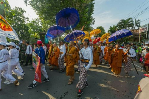 ภาพ No.24232:วิสาขบูชา ณ บรมพุทโธ ประเทศอินโดนีเซีย