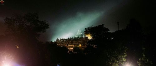 ภาพ No.24233:วิสาขบูชา ณ บรมพุทโธ ประเทศอินโดนีเซีย