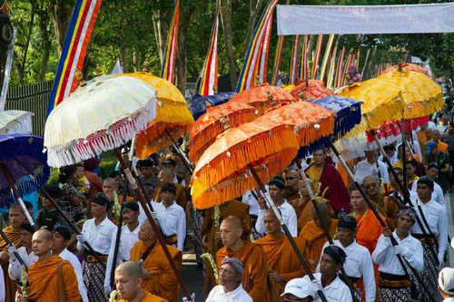 ภาพ No.24238:วิสาขบูชา ณ บรมพุทโธ ประเทศอินโดนีเซีย