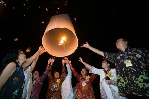 ภาพ No.24247:วิสาขบูชา ณ บรมพุทโธ ประเทศอินโดนีเซีย