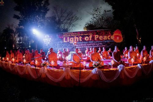 ภาพ No.24266:วิสาขบูชา ณ บรมพุทโธ ประเทศอินโดนีเซีย