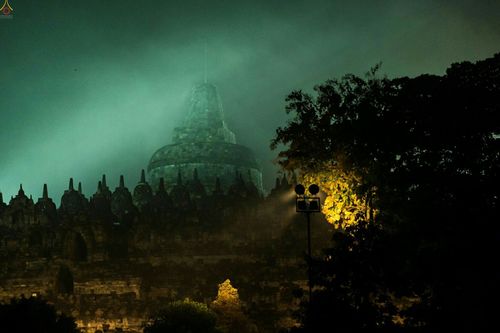 ภาพ No.24268:วิสาขบูชา ณ บรมพุทโธ ประเทศอินโดนีเซีย