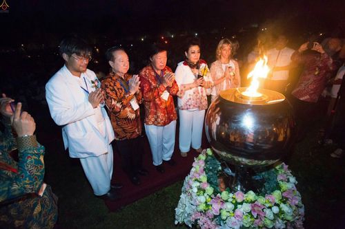 ภาพ No.24281:วิสาขบูชา ณ บรมพุทโธ ประเทศอินโดนีเซีย