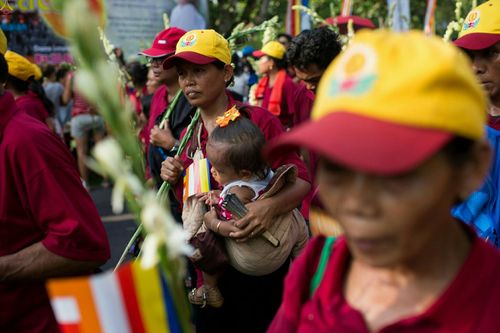 ภาพ No.24287:วิสาขบูชา ณ บรมพุทโธ ประเทศอินโดนีเซีย