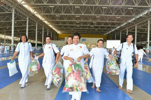 ภาพ No.23699:ประมวลภาพวันวิสาขบูชา 2559 ณ วัดพระธรรมกาย จ.ปทุมธานี