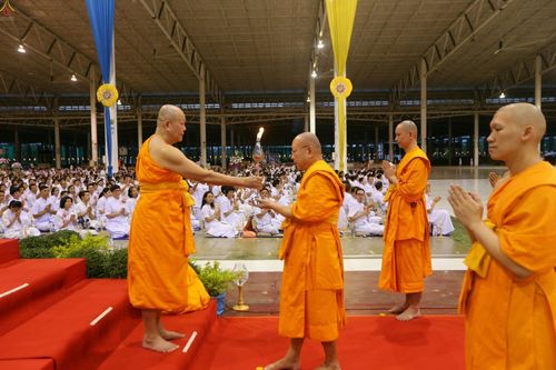 ภาพ No.23744:ประมวลภาพวันวิสาขบูชา 2559 ณ วัดพระธรรมกาย จ.ปทุมธานี