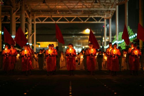 ภาพ No.23762:ประมวลภาพวันวิสาขบูชา 2559 ณ วัดพระธรรมกาย จ.ปทุมธานี