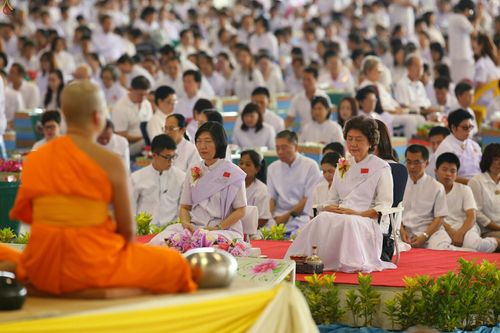 ภาพ No.24000:ประมวลภาพวันวิสาขบูชา 2559 ณ วัดพระธรรมกาย จ.ปทุมธานี