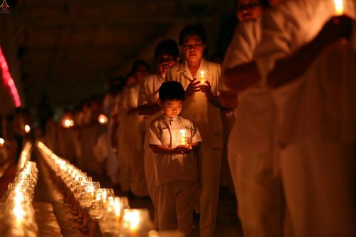 ภาพ No.24023:ประมวลภาพวันวิสาขบูชา 2559 ณ วัดพระธรรมกาย จ.ปทุมธานี