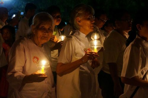 ภาพ No.24027:ประมวลภาพวันวิสาขบูชา 2559 ณ วัดพระธรรมกาย จ.ปทุมธานี