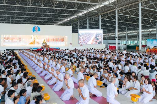 ภาพ No.37853:พิธีขอขมารับบาตรและผ้าไตร