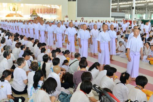 ภาพ No.37880:พิธีขอขมารับบาตรและผ้าไตร