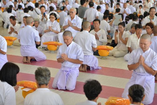 ภาพ No.37886:พิธีขอขมารับบาตรและผ้าไตร